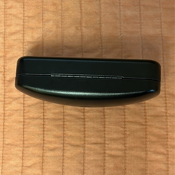 COACH Black Clam Shell Sunglass Case with Coach cleaning cloth - Picture 7 of 10